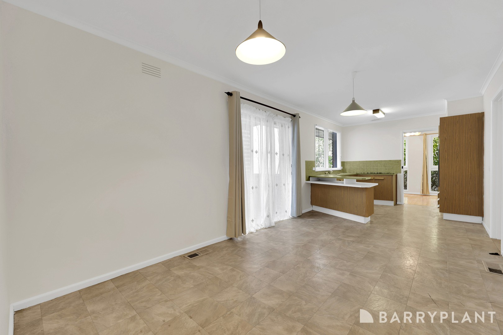 241 Greenwood Drive, Bundoora, VIC 3083, Bundoora - Thumbnail 4