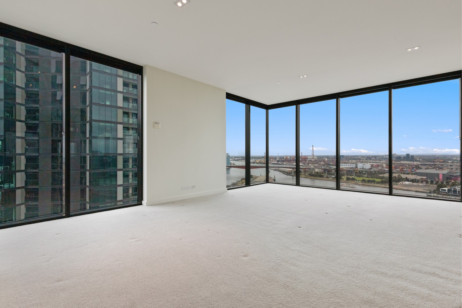 242/8 Waterside Place, Docklands, VIC 3008, Docklands - Thumbnail 2