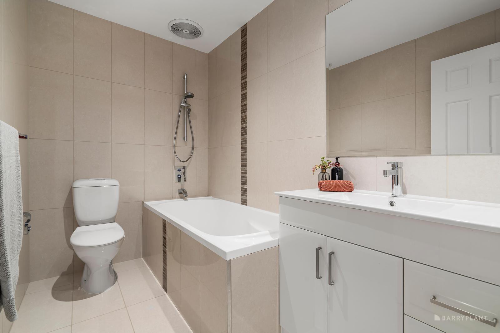 242 Blackburn Road, Doncaster East, VIC 3109, Doncaster East - Thumbnail 8