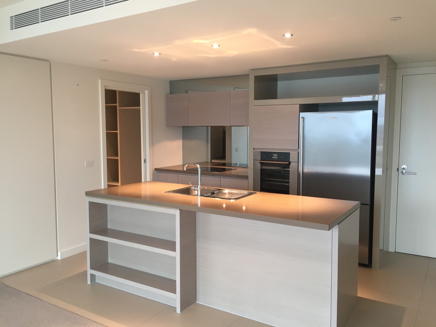 243/8 Waterside Place, Docklands, VIC 3008, Docklands - Thumbnail 2