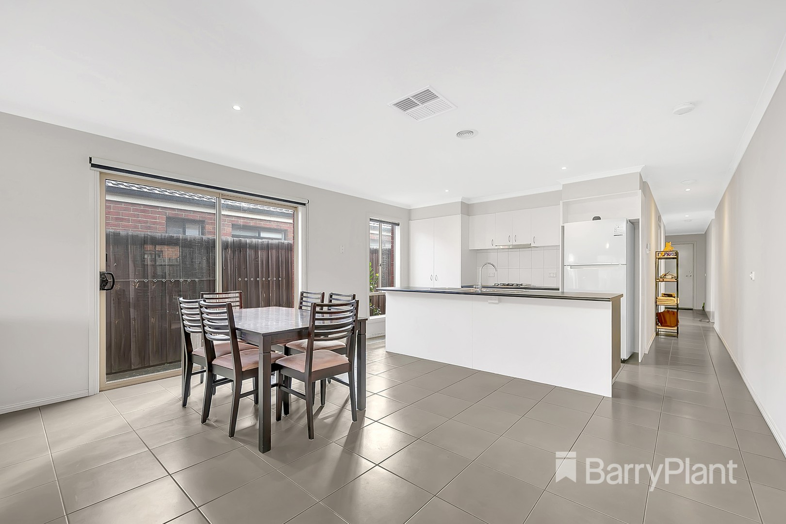 246 The Lakes Boulevard, South Morang, VIC 3752, South Morang - Thumbnail 4