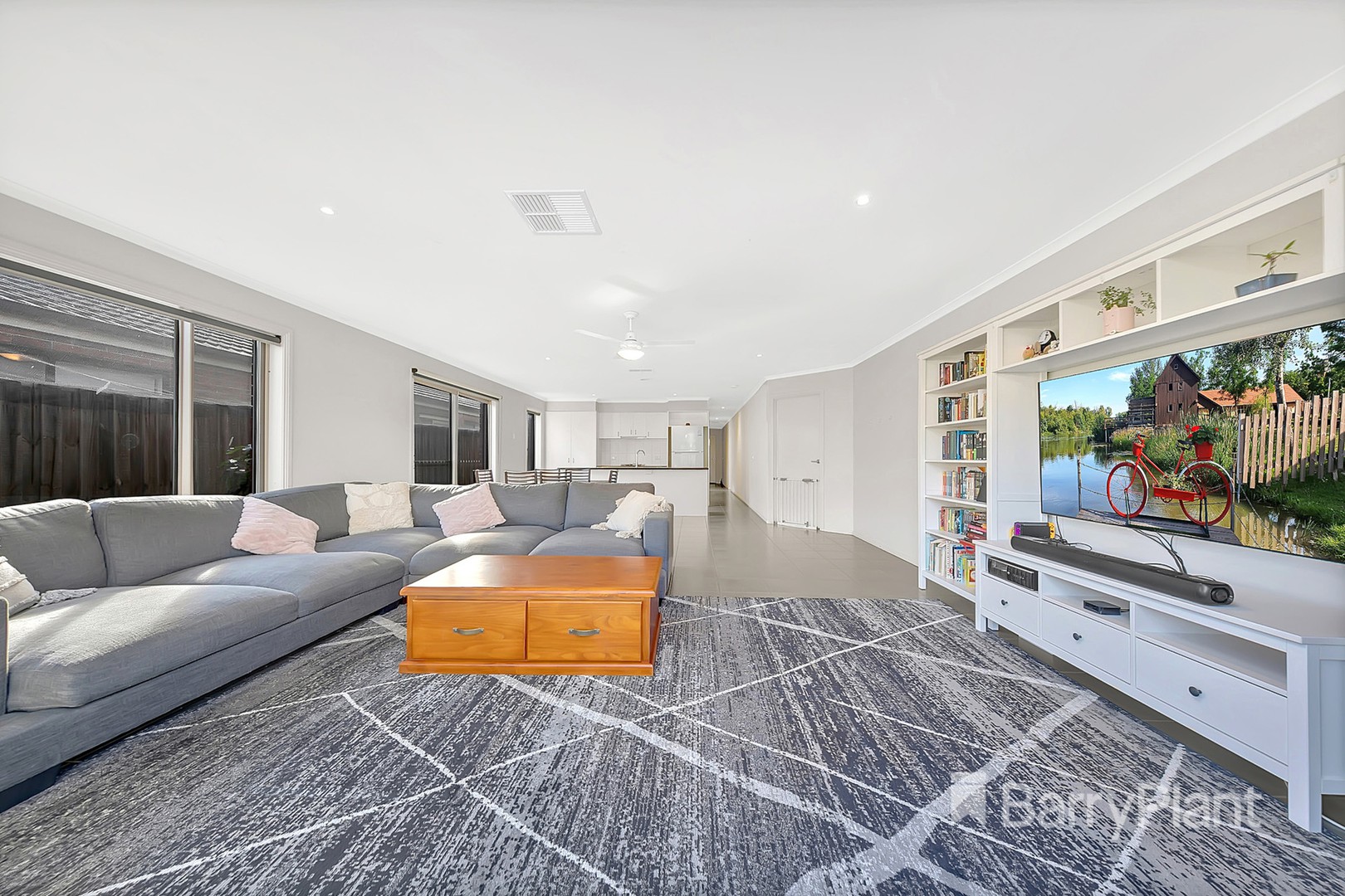 246 The Lakes Boulevard, South Morang, VIC 3752, South Morang - Thumbnail 5