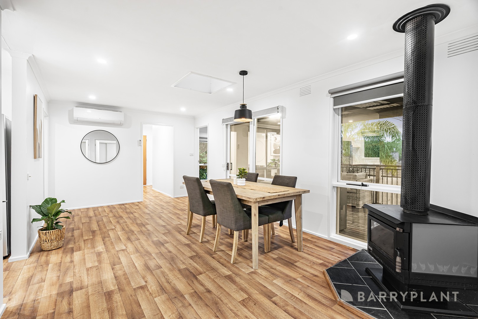 249 Warburton Highway, Wandin North, VIC 3139 - Thumbnail 2 - 27/08/2026