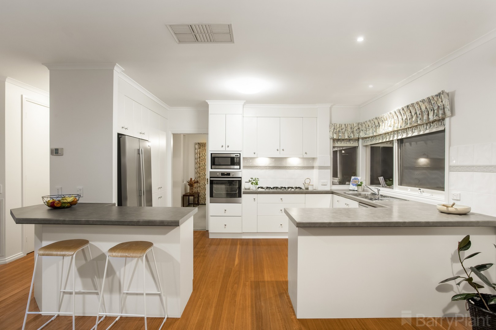 5 Silverado Place, KILSYTH, Kilsyth - Thumbnail 3