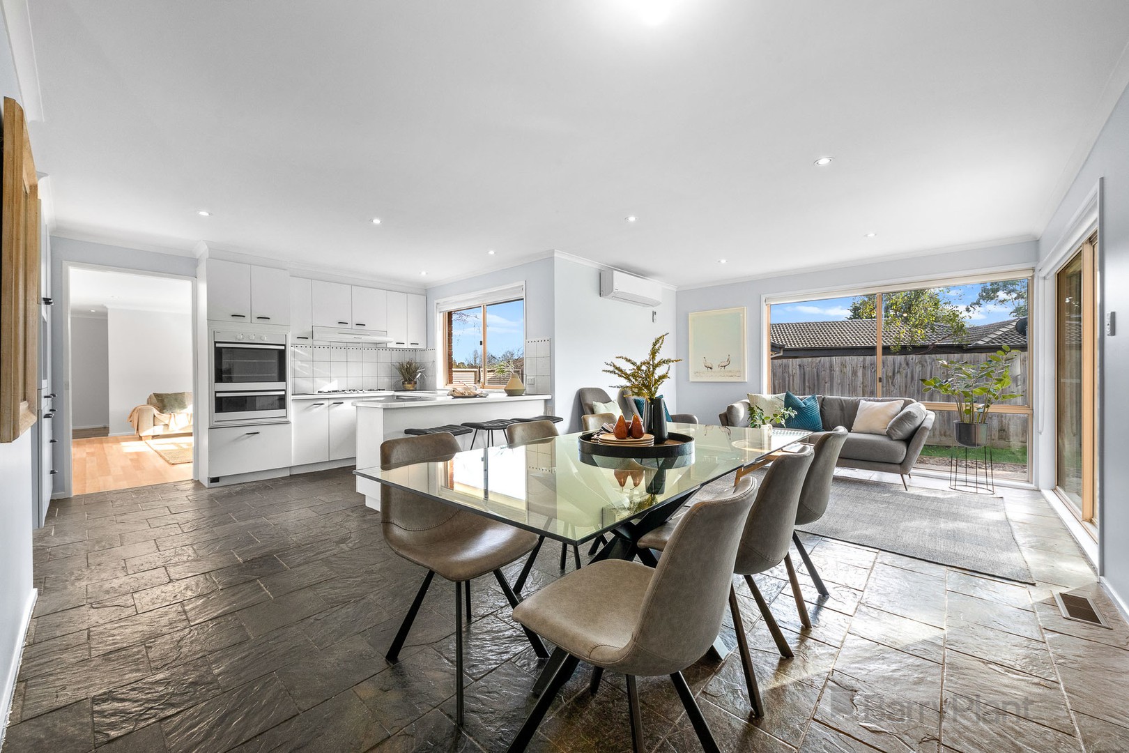 25 Ashfield Drive, Berwick, VIC 3806, Berwick - Thumbnail 4