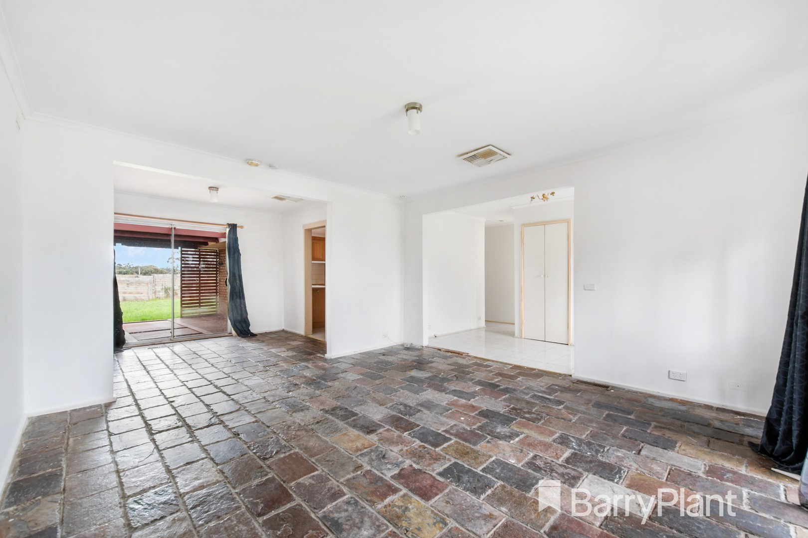 25 Callanan Drive, Melton South, VIC 3338, Melton South - Thumbnail 3