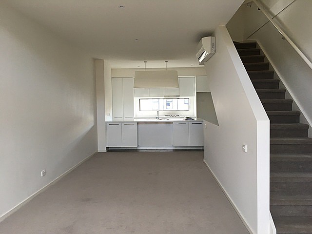 25 Central Park Walk, Cheltenham, VIC 3192, Cheltenham - Thumbnail 2