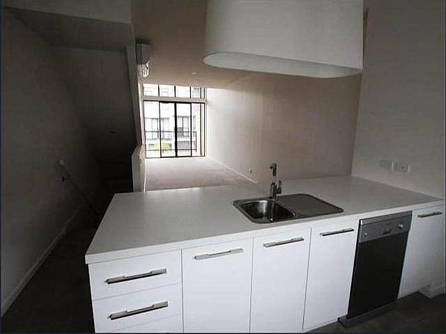 25 Central Park Walk, Cheltenham, VIC 3192, Cheltenham - Thumbnail 3