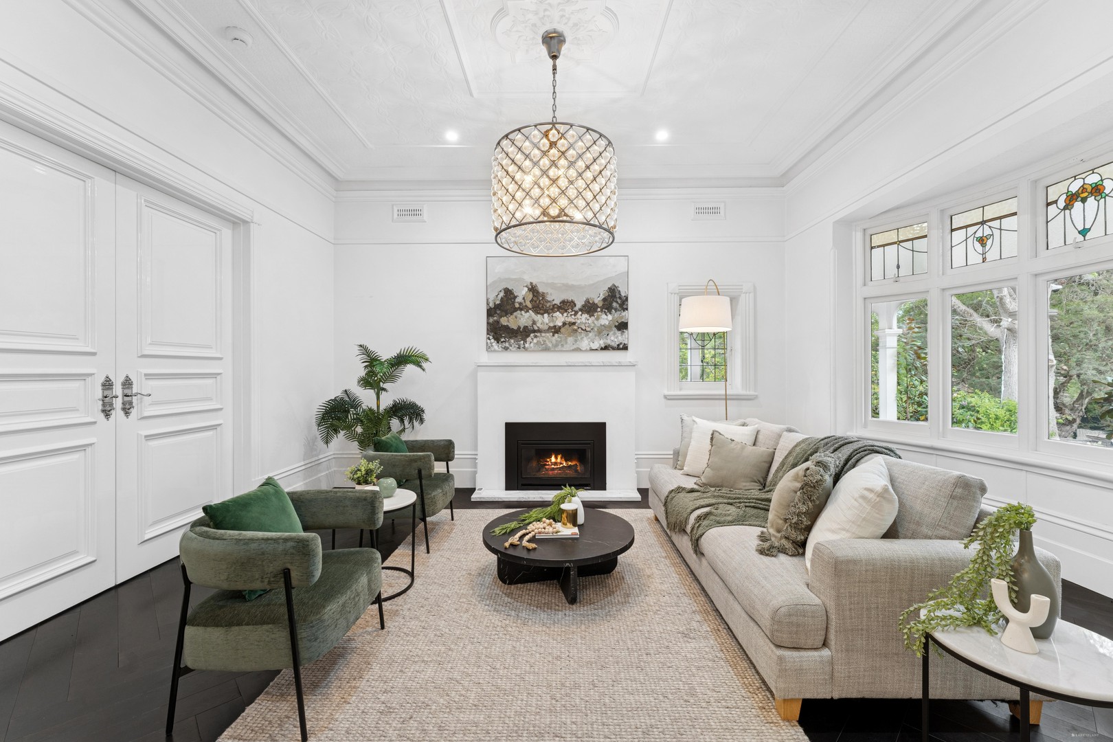 25 Chaucer Crescent, Canterbury, VIC 3126 - Thumbnail 2 - 10/10/2025