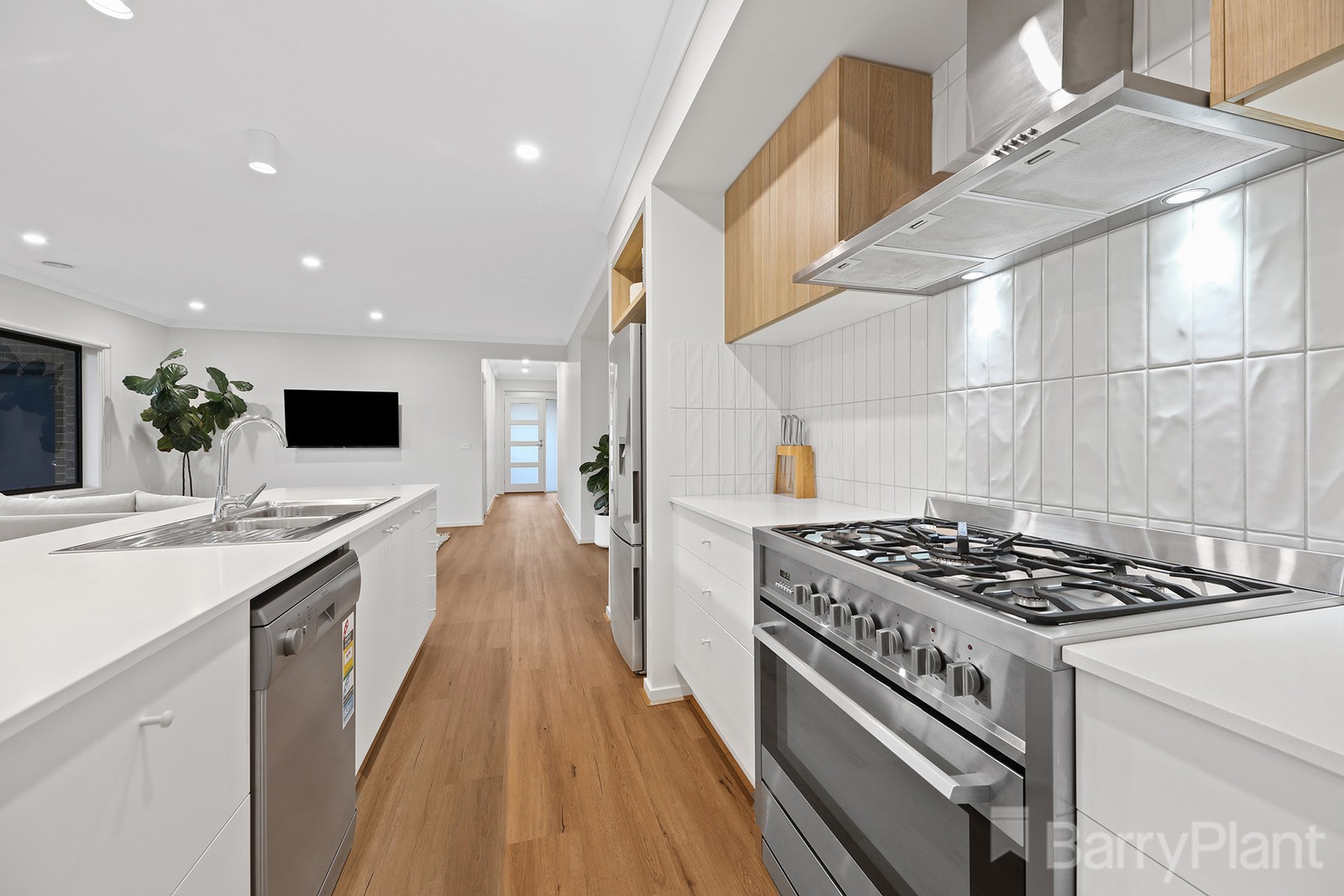 25 Cloverleaf Crescent, Drouin, VIC 3818, Drouin - Thumbnail 6
