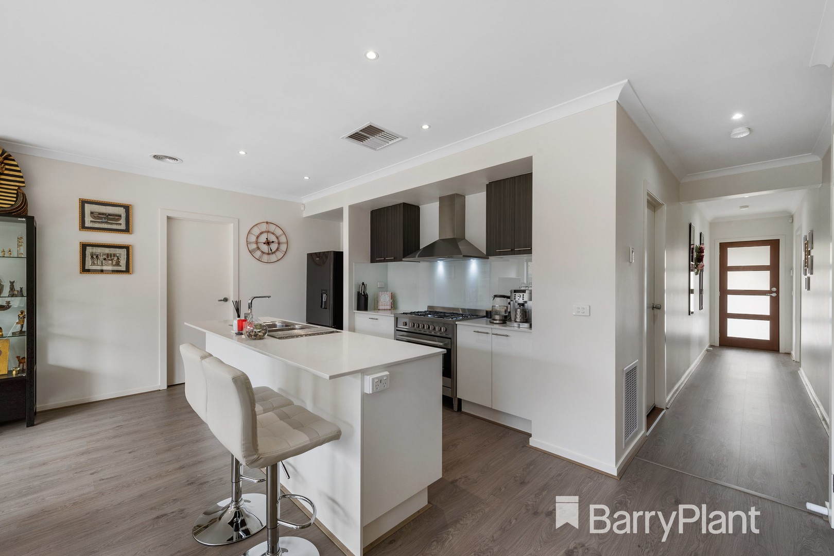 25 Creekwood Way, Cobblebank, VIC 3338 - Thumbnail 2 - 06/04/2022