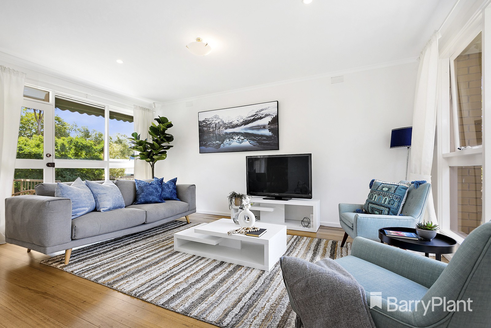 25 Eastleigh Drive, Glen Waverley, VIC 3150 - Thumbnail 2 - 24/11/2021