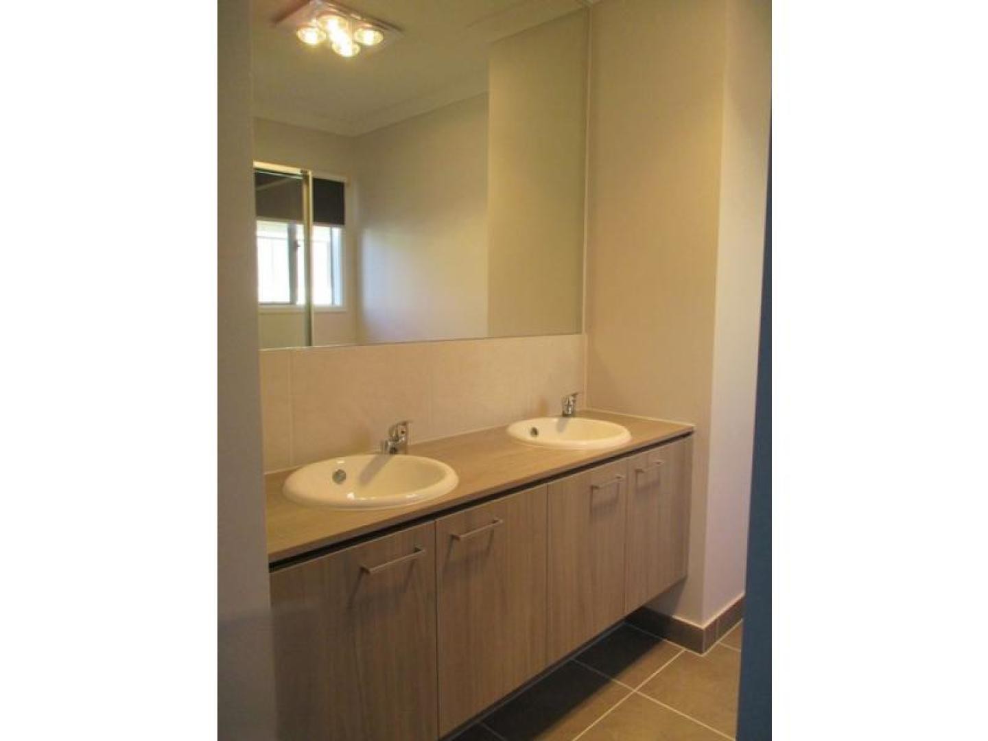 25 Elmtree Crescent, Clyde North, VIC 3978, Clyde North - Thumbnail 6