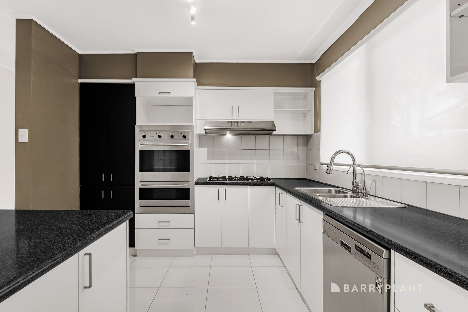 25 Eugene Street, Viewbank, VIC 3084, Viewbank - Thumbnail 2