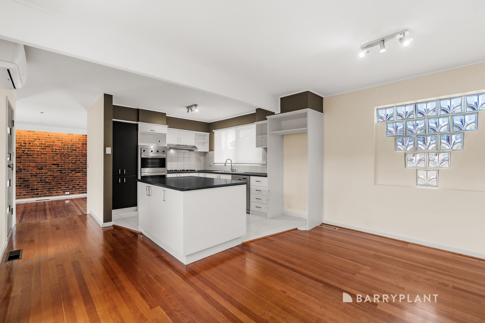 25 Eugene Street, Viewbank, VIC 3084, Viewbank - Thumbnail 5