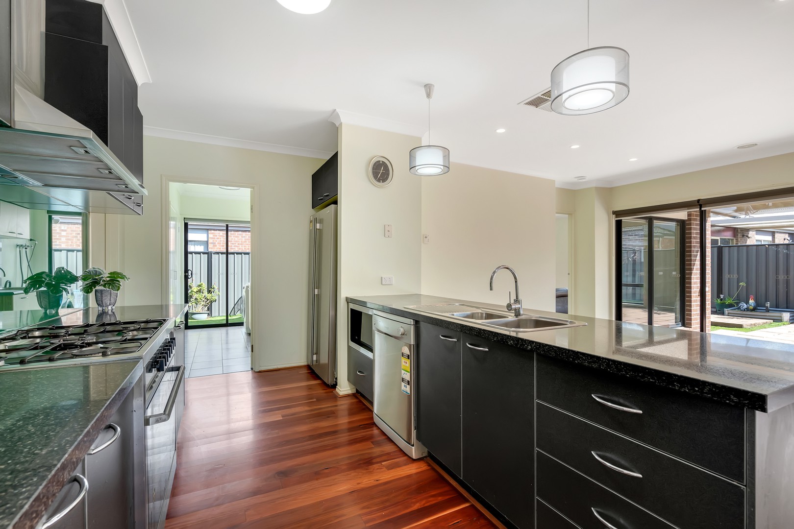 25 Fairhaven Boulevard, Craigieburn, VIC 3064, Craigieburn - Thumbnail 3