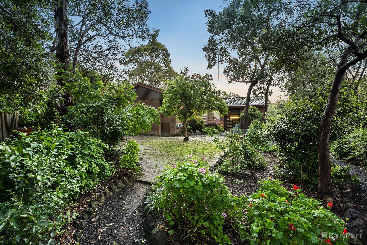 25 Floriston Grove, Eltham, VIC 3095, Eltham - Thumbnail 2