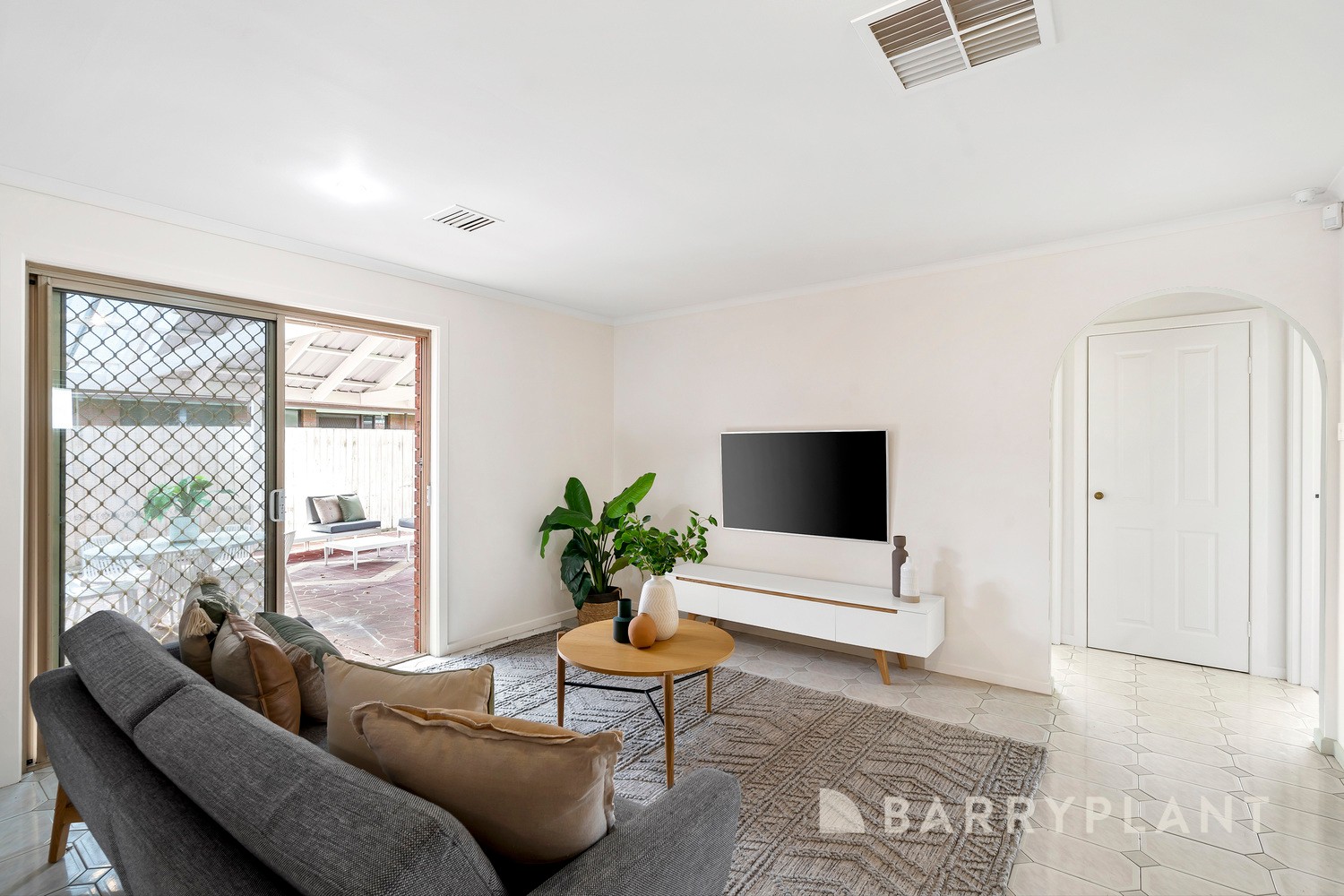 25 Henley Gardens, Sunshine North, VIC 3020, Sunshine North - Thumbnail 3