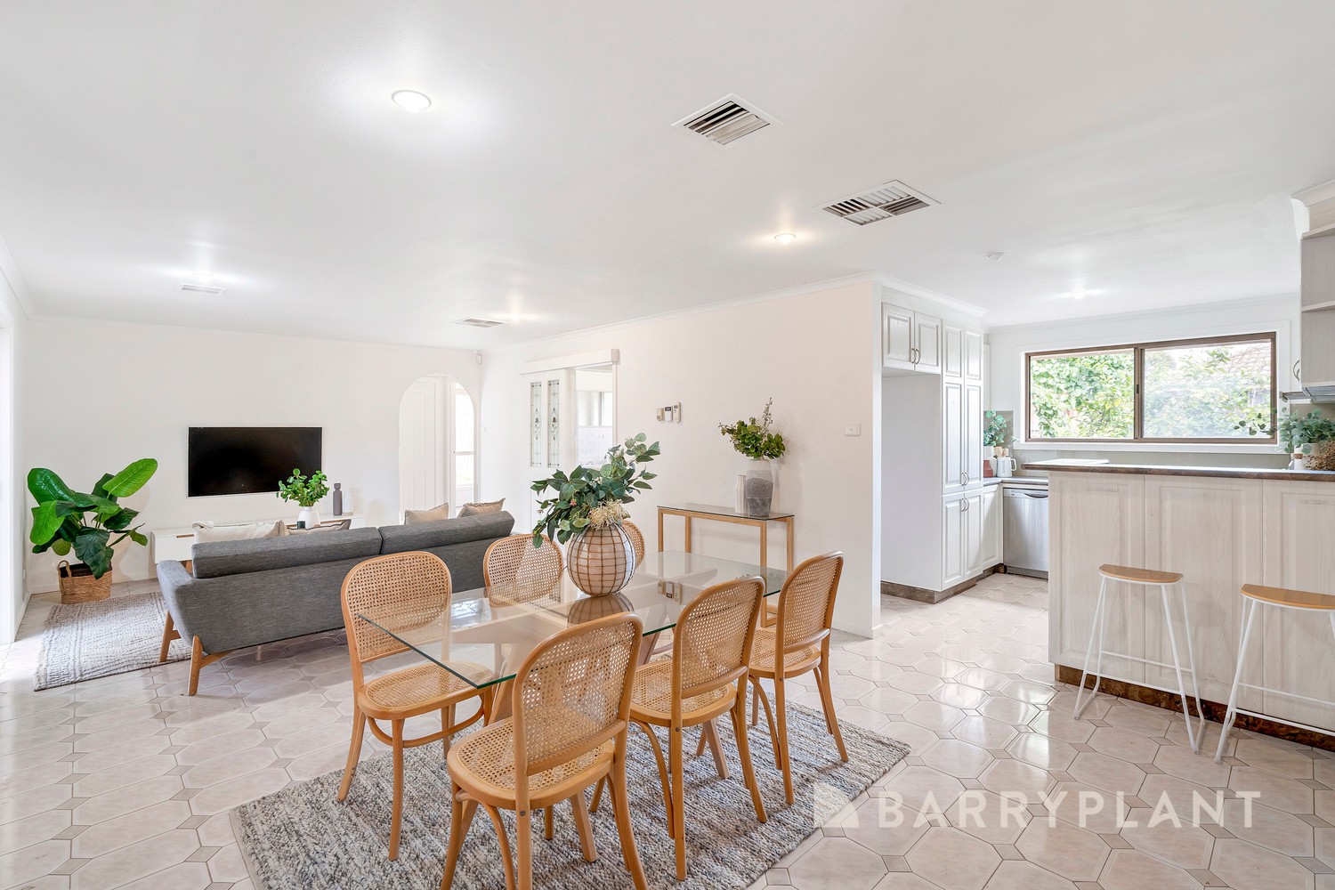 25 Henley Gardens, Sunshine North, VIC 3020, Sunshine North - Thumbnail 4