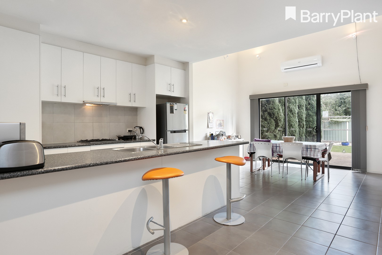 25 Hyde Park Terrace, Point Cook, VIC 3030, Point Cook - Thumbnail 2