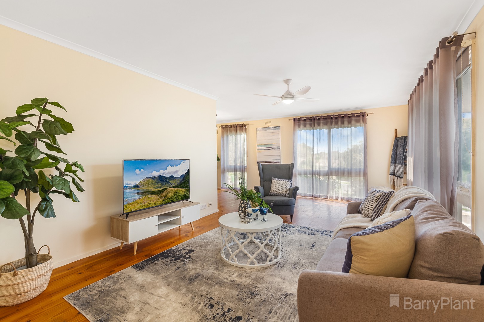 25 Isaacs CloseSunbury, VIC 3429, Sunbury - Thumbnail 5