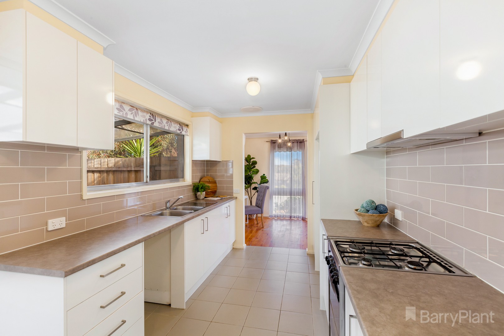 25 Isaacs CloseSunbury, VIC 3429, Sunbury - Thumbnail 7
