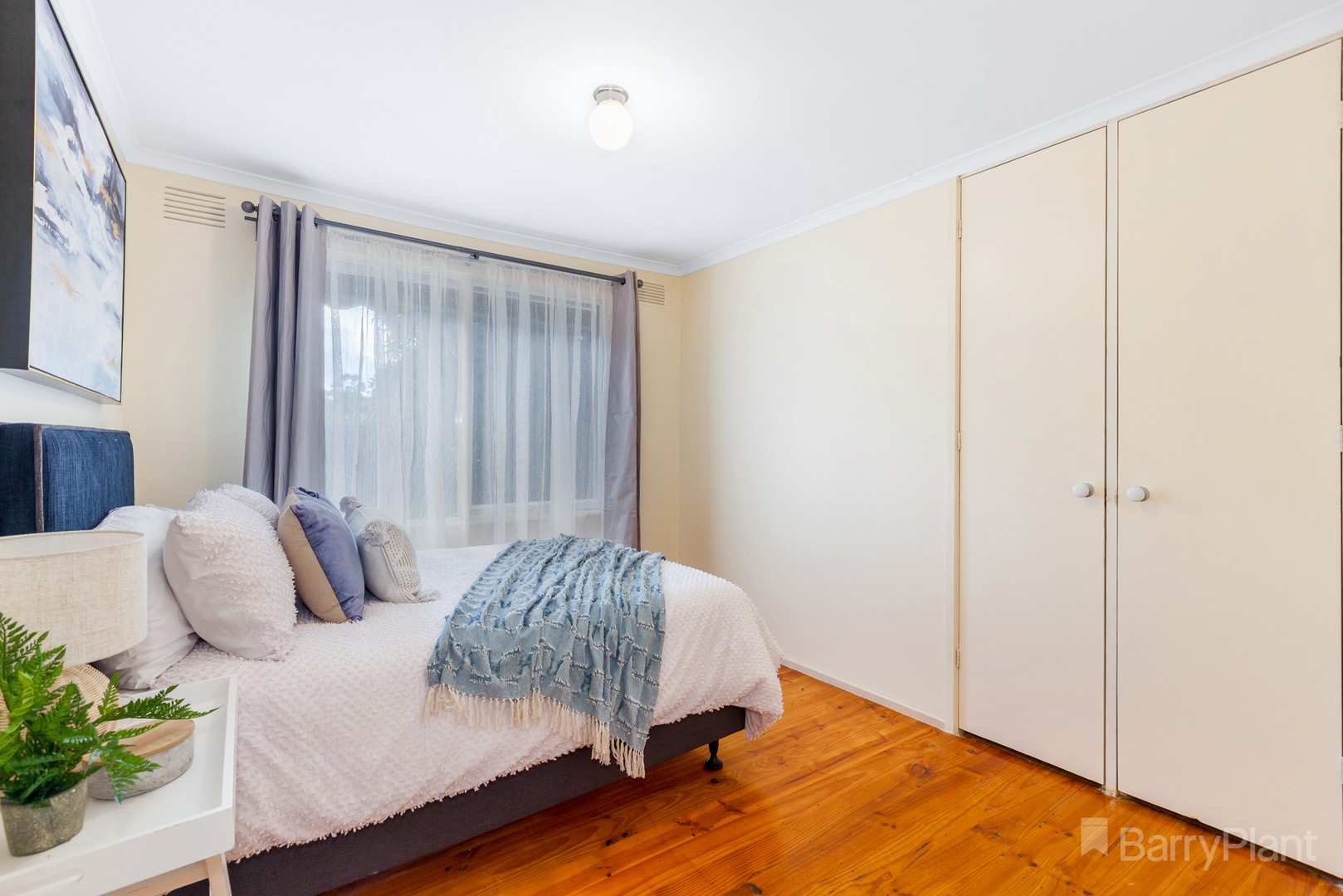25 Isaacs CloseSunbury, VIC 3429, Sunbury - Thumbnail 2