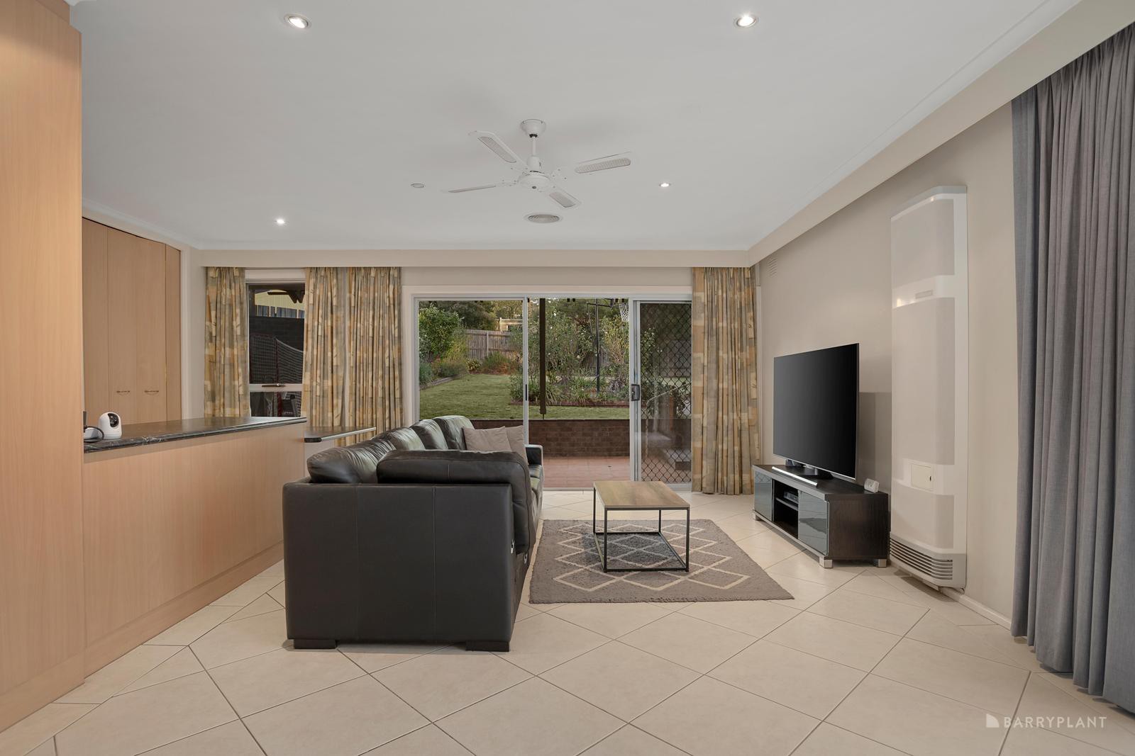 25 Kambea Crescent, Viewbank, VIC 3084, Viewbank - Thumbnail 2
