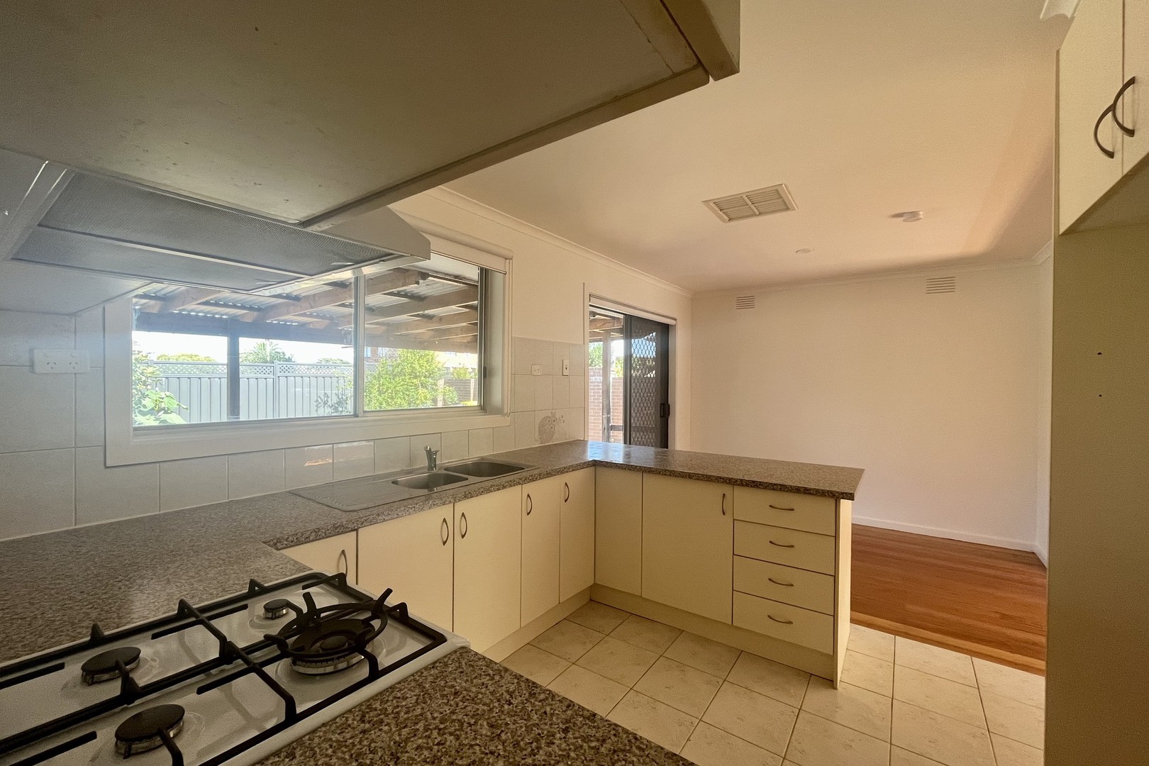 25 Kent Road, Lalor, VIC 3075, Lalor - Thumbnail 2