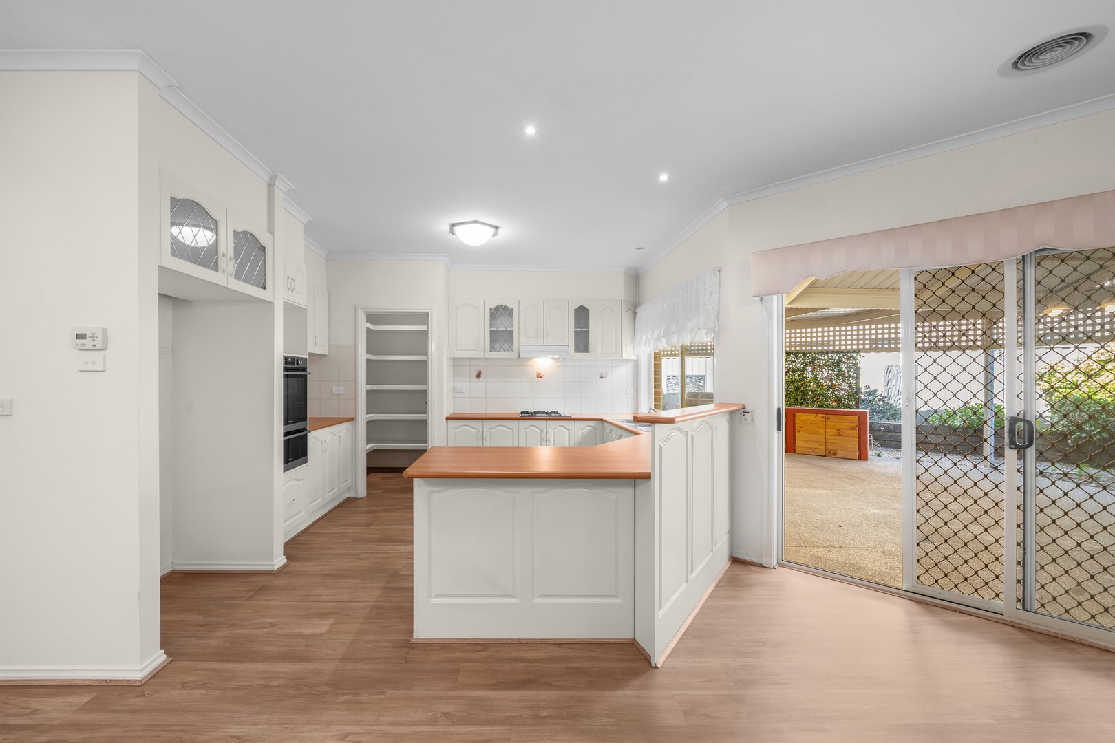 25 Kororoit Approach, Caroline Springs, VIC 3023, Caroline Springs - Thumbnail 2