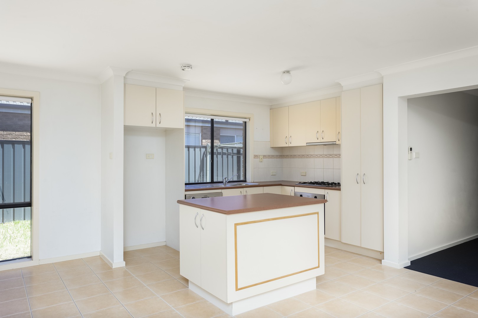 25 Lindsay Gardens, Point Cook, VIC 3030, Point Cook - Thumbnail 3