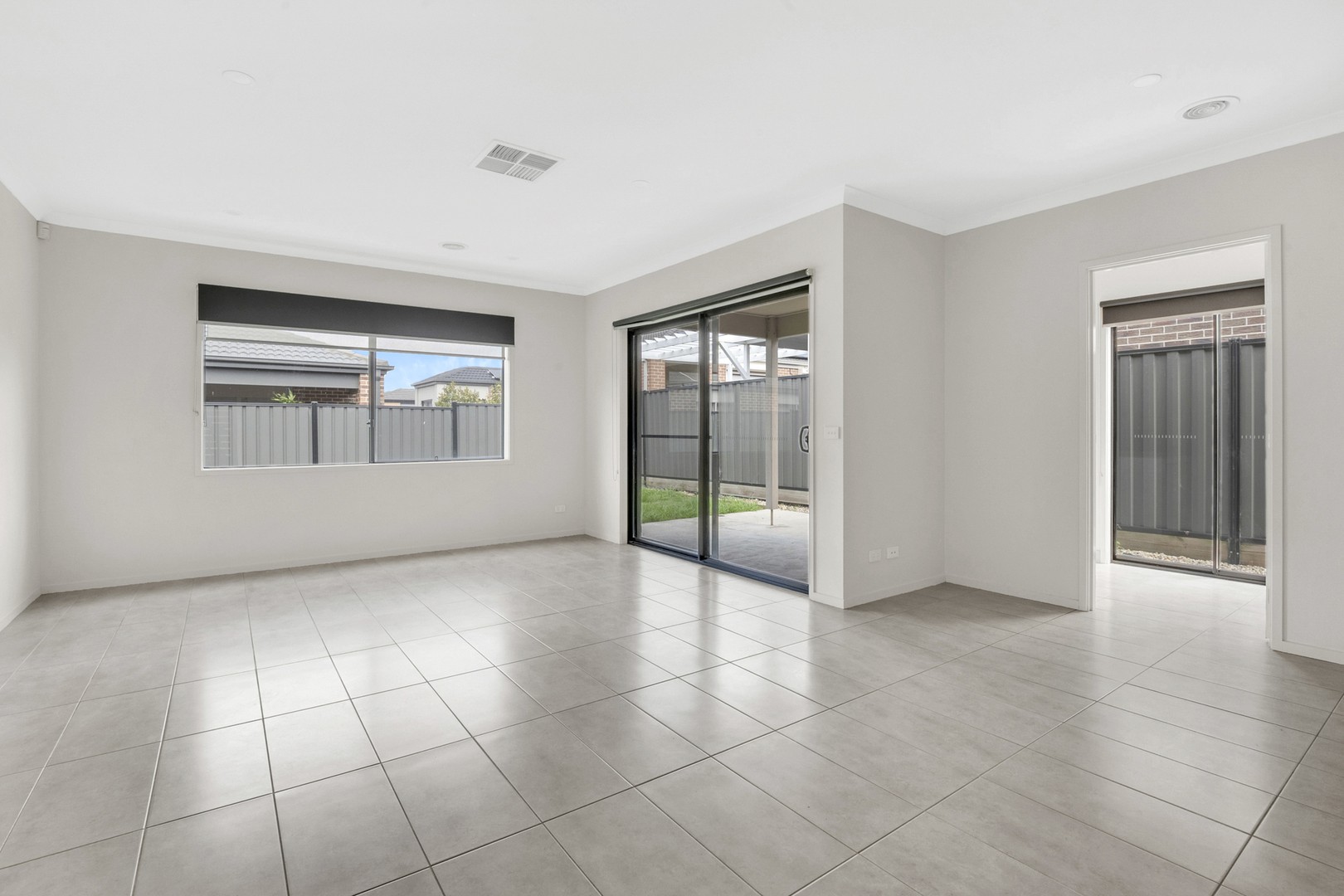 25 Loudon Circuit, Craigieburn, VIC 3064, Craigieburn - Thumbnail 3