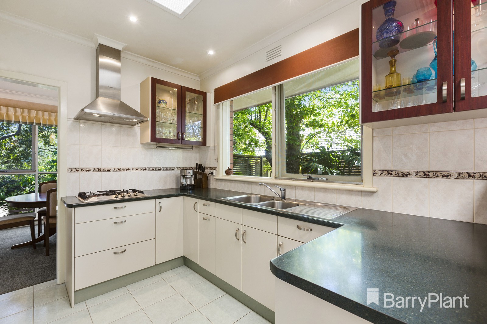 25 Margate CrescentGlen Waverley, VIC 3150, Glen Waverley - Thumbnail 3