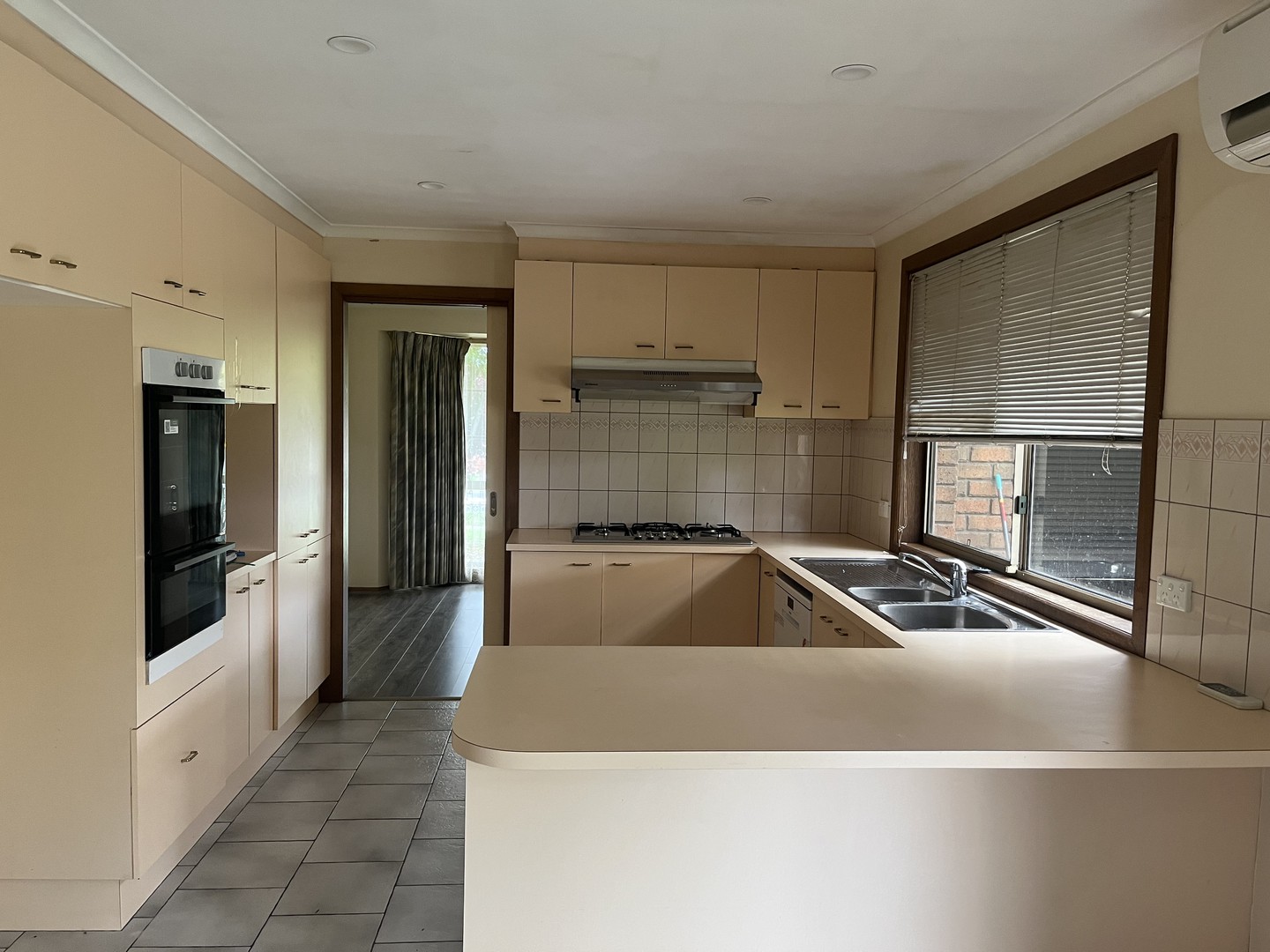 25 Matlock Street, Hoppers Crossing, VIC 3029, Hoppers Crossing - Thumbnail 2