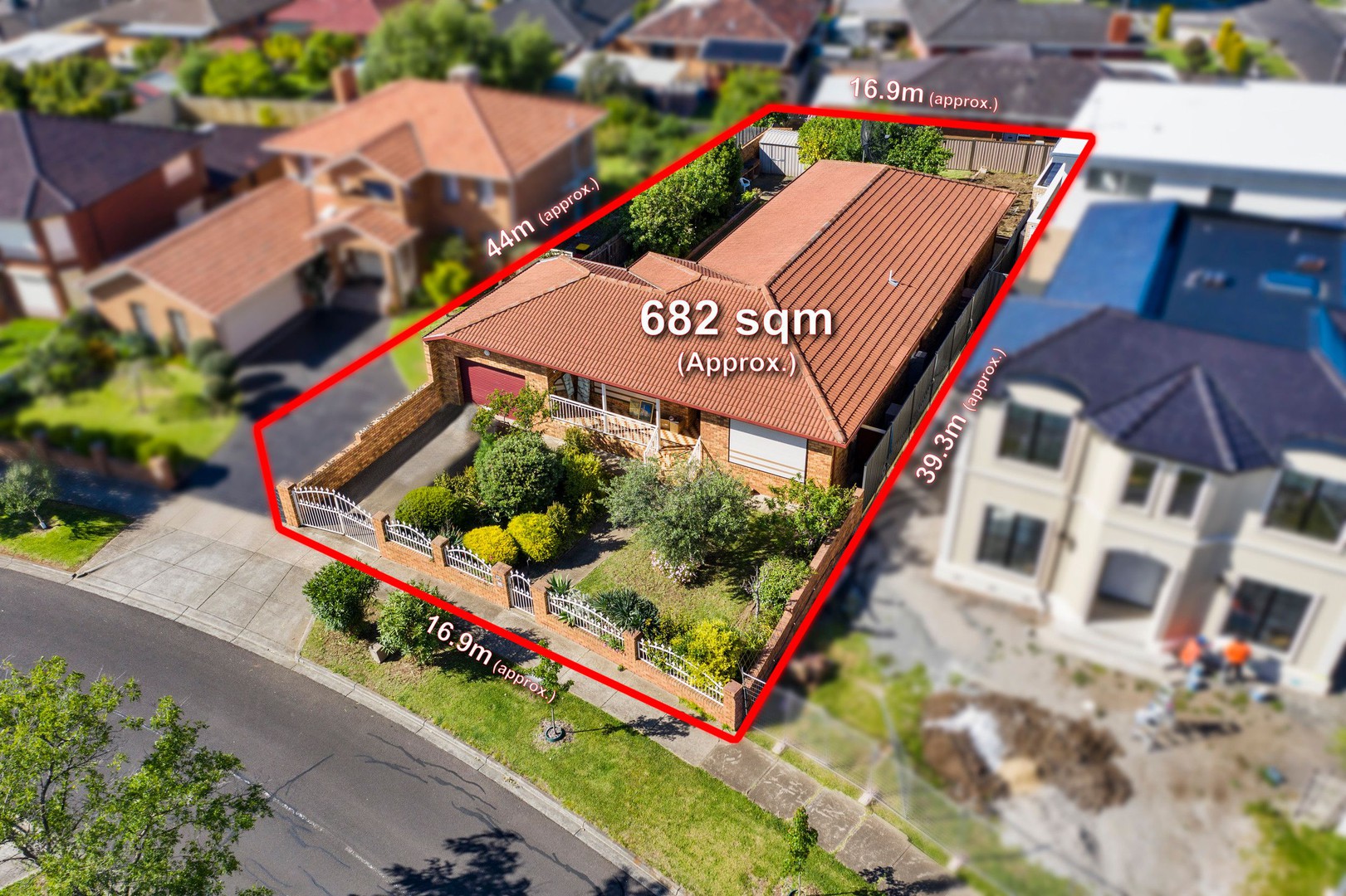25 Monte Carlo DriveAvondale Heights, VIC 3034, Avondale Heights - Thumbnail 2