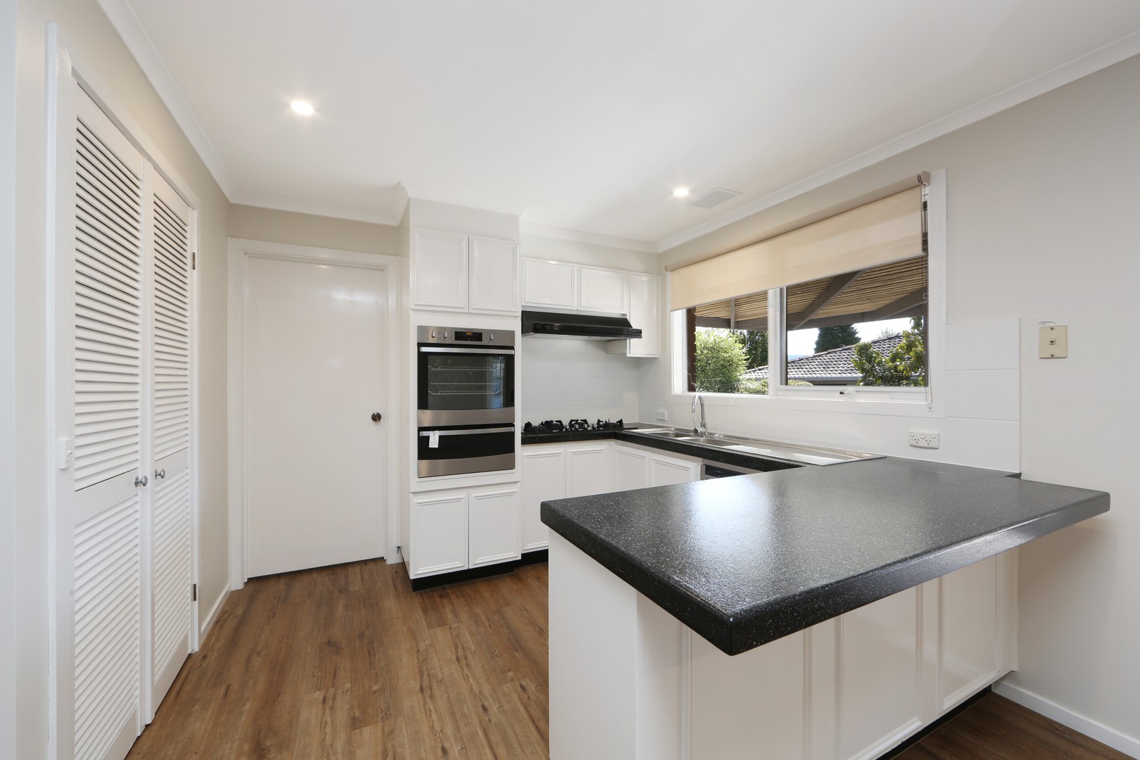 25 Murray Crescent, Rowville, VIC 3178, Rowville - Thumbnail 2