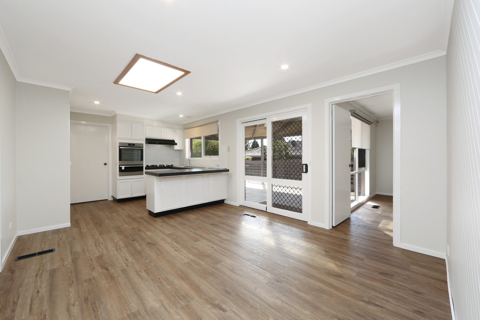 25 Murray Crescent, Rowville, VIC 3178, Rowville - Thumbnail 3