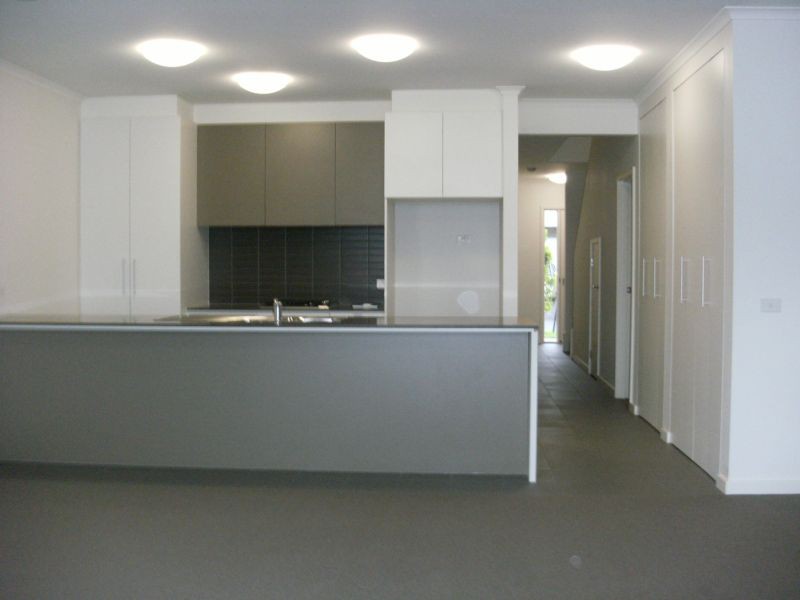 25 Newport Drive, Mulgrave, VIC 3170 - Thumbnail 2 - 12/10/2021