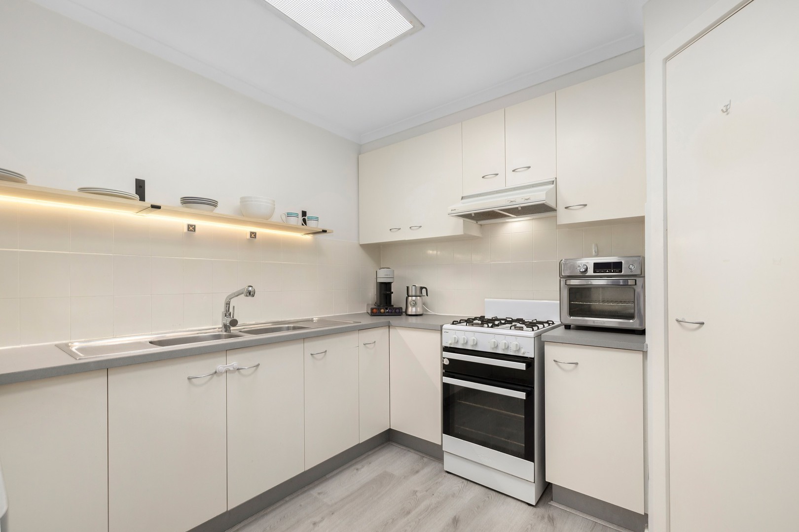 25 Oakdene Grove South, Altona Meadows, VIC 3028, Altona Meadows - Thumbnail 5