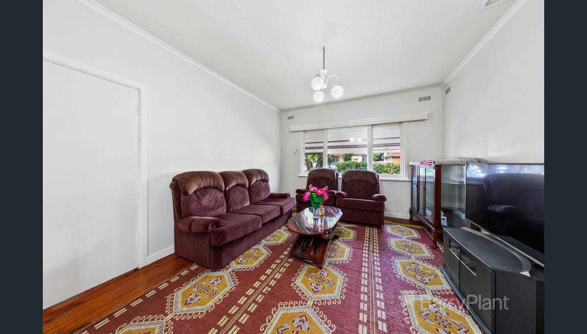 25 Oberon Avenue, St Albans, VIC 3021 - Thumbnail 2 - 27/10/2022