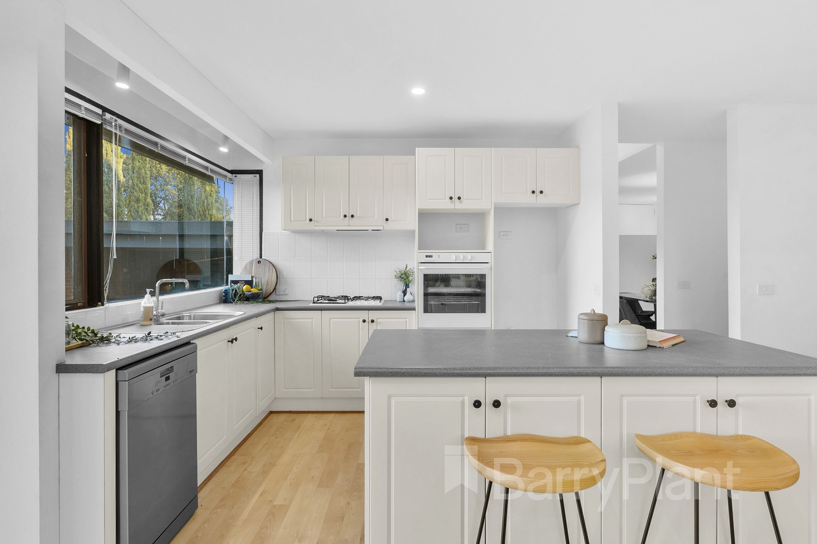 25 Piccadilly Avenue, Wantirna South, VIC 3152, Wantirna South - Thumbnail 3