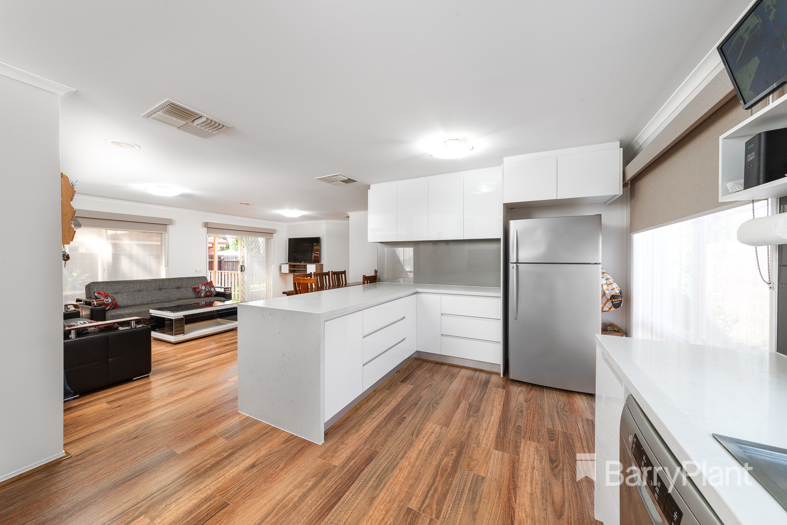 25 Rhine Drive, Roxburgh Park, VIC 3064, Roxburgh Park - Thumbnail 4