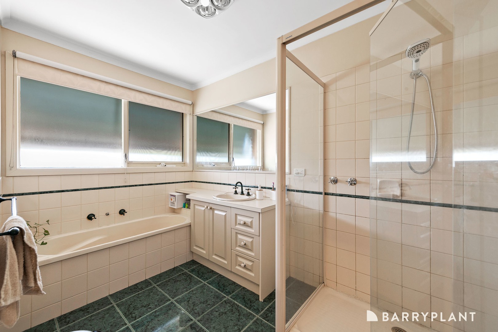 25 Silkwood Way, Rowville, VIC 3178, Rowville - Thumbnail 7