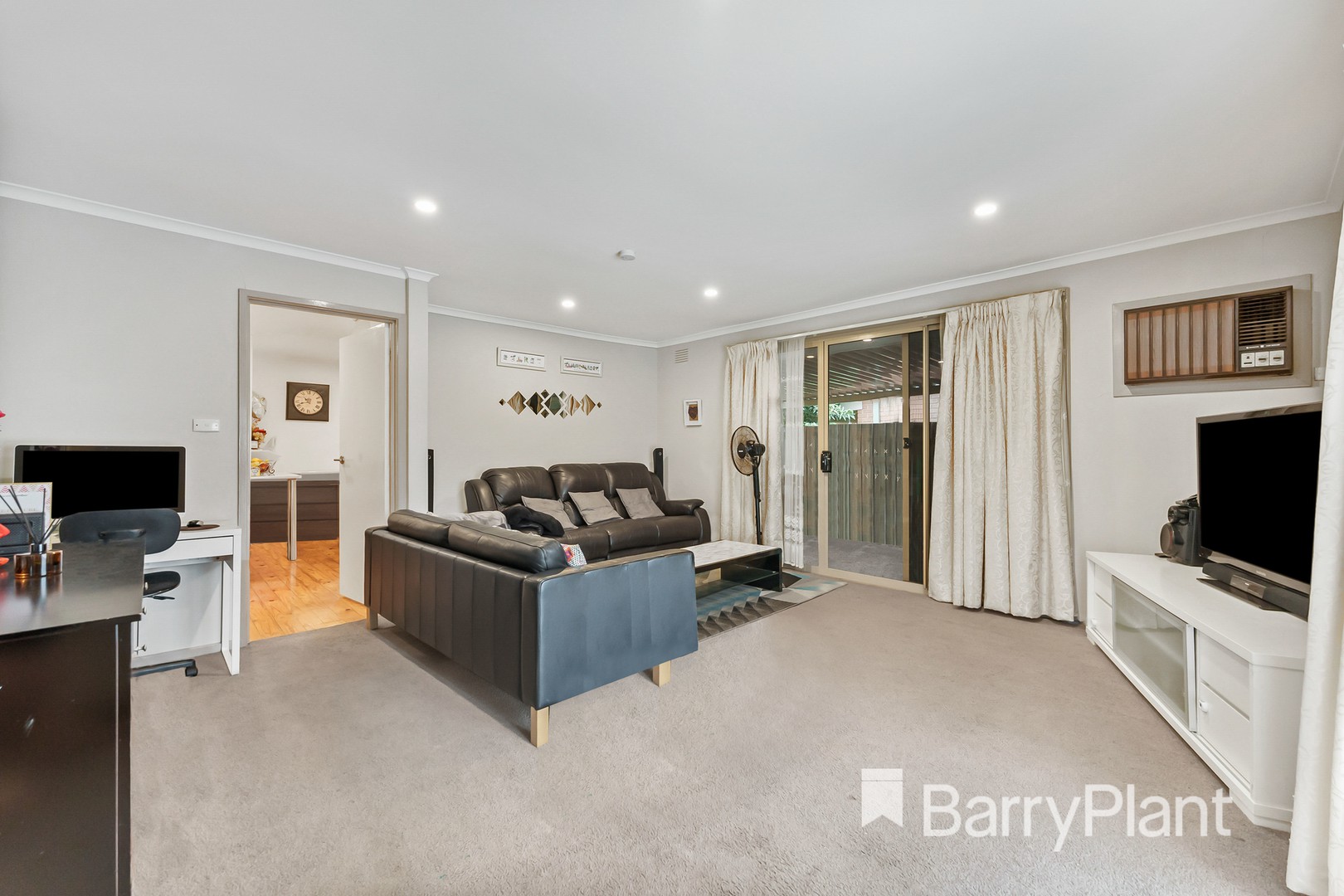 25 Strathmore Crescent, Hoppers Crossing, VIC 3029, Hoppers Crossing - Thumbnail 3