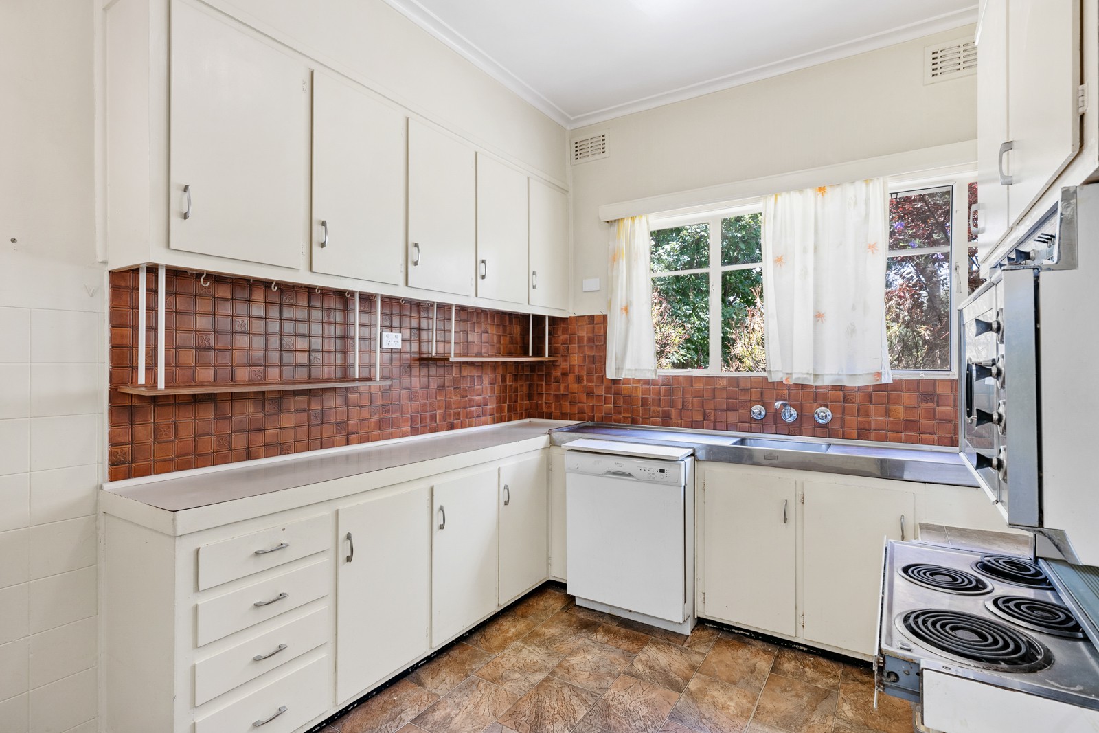 25 Swinden Avenue, Cheltenham, VIC 3192, Cheltenham - Thumbnail 5