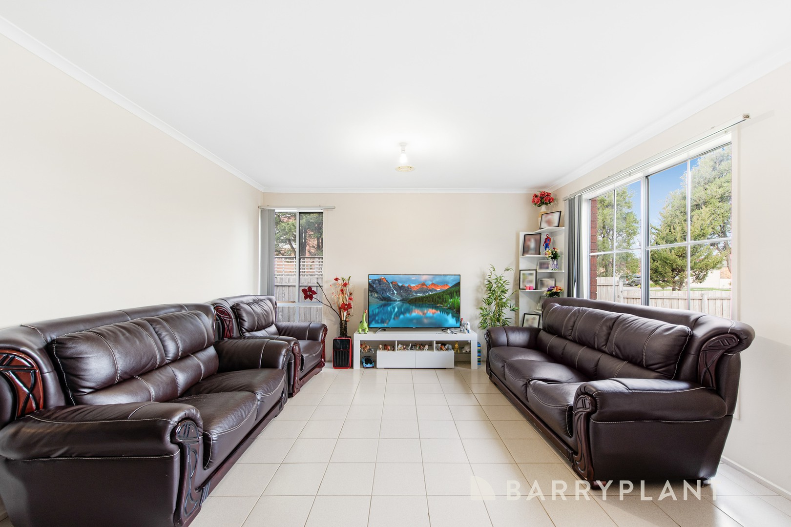 25 Tandarra Drive, Hoppers Crossing, VIC 3029, Hoppers Crossing - Thumbnail 2