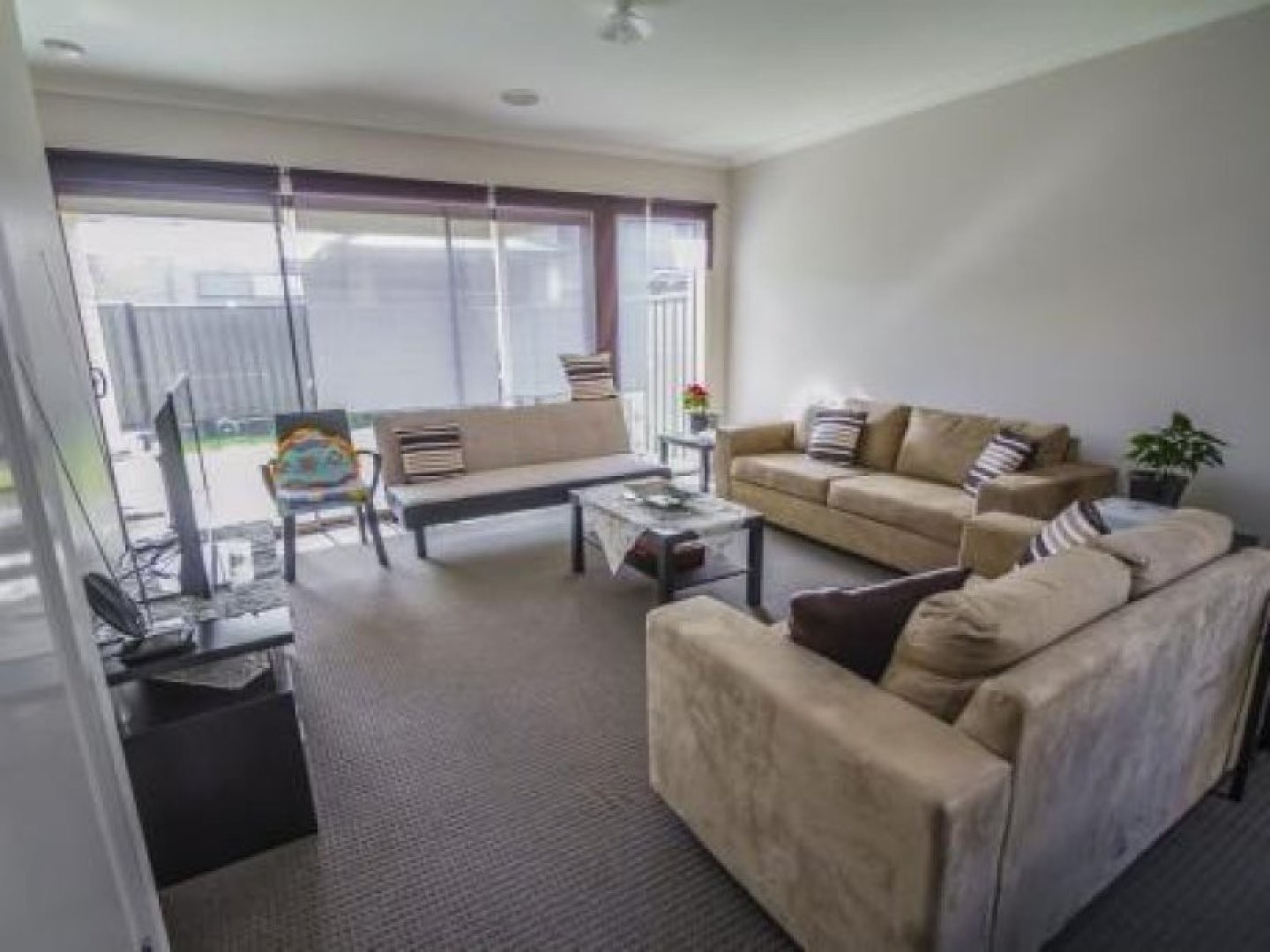 25 Viewside Crescent, Craigieburn, VIC 3064, Craigieburn - Thumbnail 3