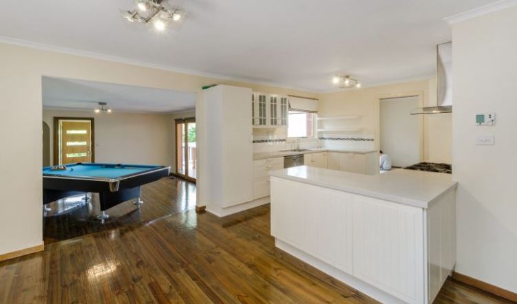 25 Wakley Crescent, Wantirna South, VIC 3152 - Thumbnail 2 - 03/02/2025