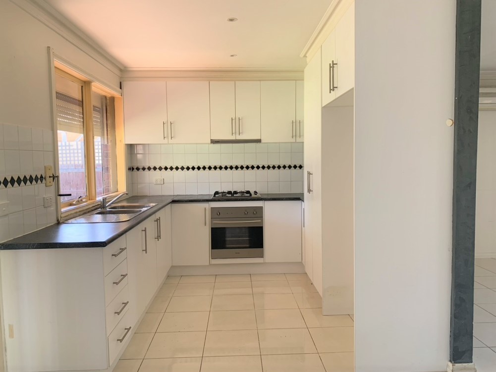 25 Watford Crescent, Craigieburn, VIC 3064, Craigieburn - Thumbnail 2