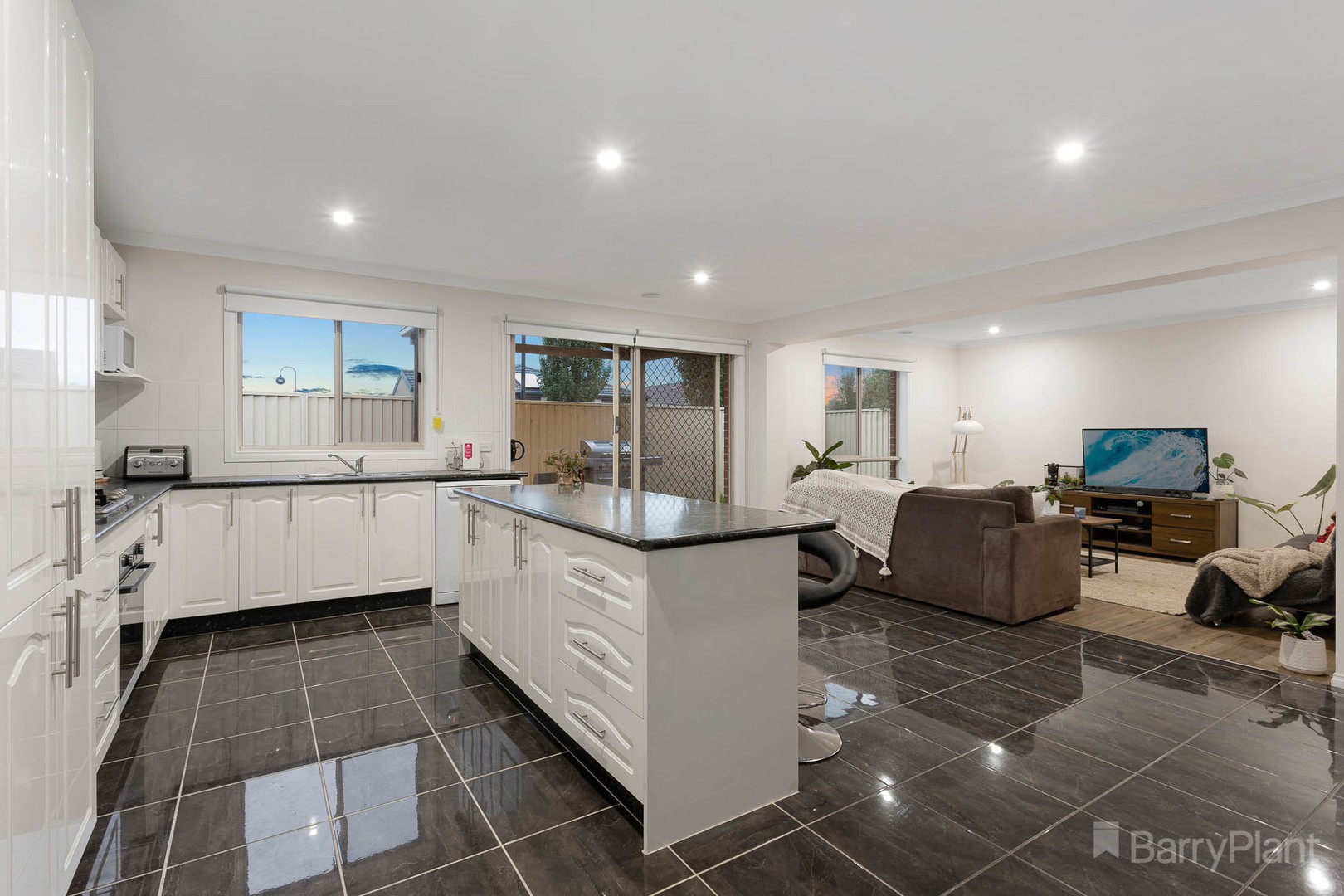 25 Wild Cherry Avenue, Pakenham, VIC 3810, Pakenham - Thumbnail 2
